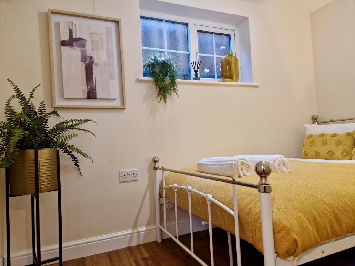 Stylish Luxury Serviced Apartment Next To City Centre With Free Parking - Contractors & Relocators Coventry Eksteriør bilde