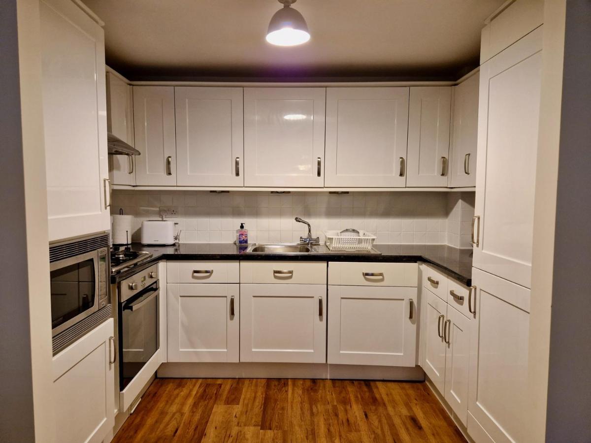 Stylish Luxury Serviced Apartment Next To City Centre With Free Parking - Contractors & Relocators Coventry Eksteriør bilde
